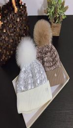 BeanieSkull Caps Bonnets d'hiver pour femmes vers le bas plume coton fourrure pompon hommes chapeaux laine fil brillant solide chaud Skullies noir Si1458694