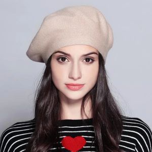 BeanieSkull Caps Dames Baretten Mode Effen Kleur Wol Gebreide Baretten Met Dames Franse Kunstenaar Beanie Warme muts in herfst en winter vrouwelijke hoed 230306