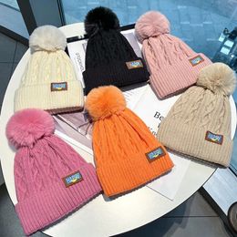 BeanieSkull Caps Vrouwen Hoed Hoge Kwaliteit Voeg Bont Gevoerde Pompoms Winter Stijlvolle Wollen Muts Hoeden Voor Warme Dikke streetwear Gebreide Muts 231113