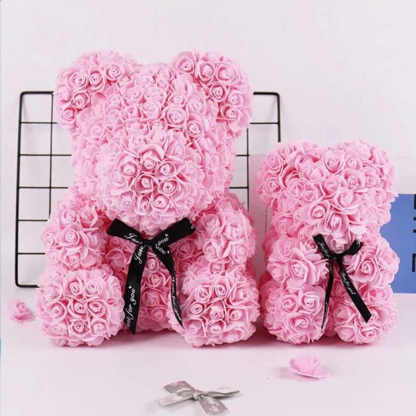 Bear 18cm Happy Rose Valentin Simulated Day Decor for Home Girls Favor Gifts Goudding Party Penndants Ornements 240127