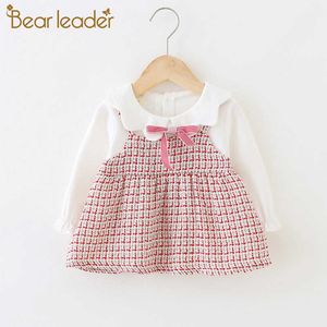 Bear Leader Baby Girl Costume Filles Automne Robes mignonnes 6-24M Chlidren Robe de princesse à carreaux avec nœud papillon Vêtements de printemps 210708