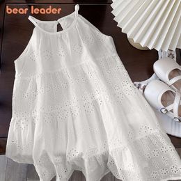 Bear Leader Cut-Out-Out Design Girl's 2023 Summer Little Girl Fashion Sling White Holiday Middellange Vest Girls Dress L2405