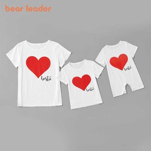 Bear Leader Family Matching Outfits Mode Moeder Meisjes Hart Print Zomer T-shirts Kids Baby Casual Kostuums Mama Kleding 210708
