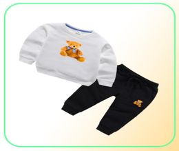 Bear Logo Brand Luxury Designer Baby Autumn Deset Kids Boy Girl Long Sleeve Hoodie and Pants 2pcs Suits Fashion Tracksuits O9618439