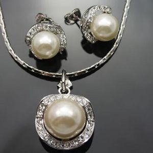 Mooie charmante sieraden witte schelp oorbel ketting set AALD1101