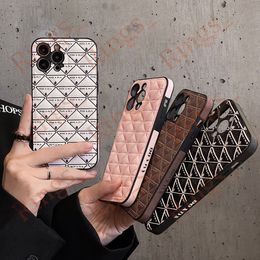 Belle custodie per telefoni iPhone 15 14 Pro Max Luxury Brand in pelle Hi Quality Borse 18 17 16 15promax 14promax 15pro 14pro 13pro 13 12 11 Caso con logo box man woman