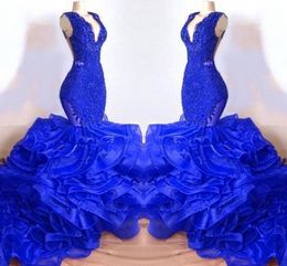 Mooie laag ruches tule zeemeermin prom jurken Royal Blue V Neck Sheer Bacleloze lange avondjurken op maat gemaakte hoogwaardige BC1687