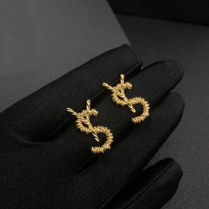 Belles boucles d'oreilles de luxe orecchini clous glacés élégance femme distinctif lettre audacieuse bijoux de créateur esthétique charmant clou d'oreille bijoux femmes ZB033 F23