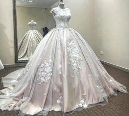 Belle robes de mariée de bal de bal de balle de luxe Coupages Appliques en dentelle Train Train Train Bridal 2019 Real Pos CUS3632060