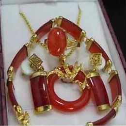 mooie nieuwe mode-sieraden rode jade ketting hanger oorbellen armband ringsets