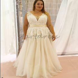 Wunderschönes Plus Size Light Chamagne Brautkleid 2024 Sexy V-Ausschnitt bodenlanger Tüll Bohemian Lace Brautkleider Elegantes rückenfreies Country Boho Brautkleid Elegant