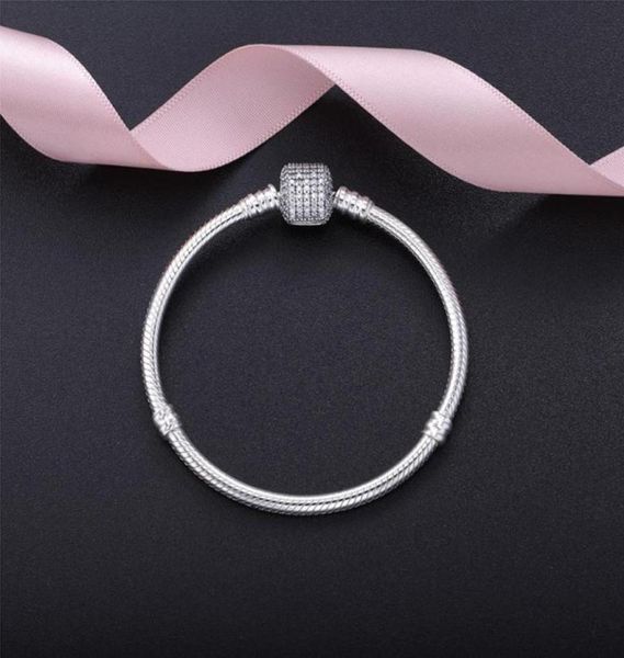 Beautiful Women CZ Pave Clasp Bracelet avec logo Gravé en 925 argent sterling pour femmes bracelets Bangle Wedding Gift4216993