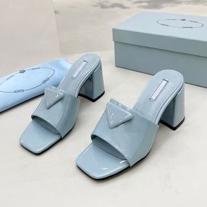 Mooie dames sandalen zomer nieuwste mode hoge hakken comfortabel en mooi buiten muilezel slippers strand