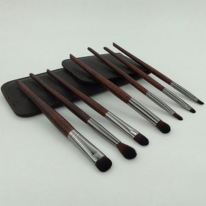 Herramientas de maquillaje para el cuidado de la belleza Juegos de brochas de maquillaje profesional Cepillo de madera con bolsa de PU Juego de estuches Mango de madera al por mayor Base de etiqueta privada Cosmético