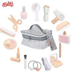 Beauty Fashion Children Toys Girls Pretend Play Kid Make Up Beautiful Makeup Set Hairdressing Simulation jouet en bois pour les filles s'habiller cosmétique 230216