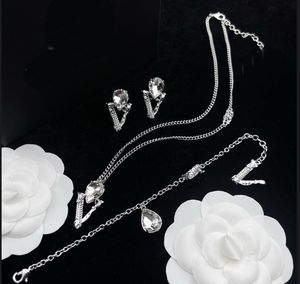 Beauty Head – pendentif gouttelettes de diamant en forme de V pour femmes, collier, Bracelet, boucles d'oreilles, mode Banshee, chaîne de pull de luxe, bijoux de styliste, cadeaux HMS8 -005