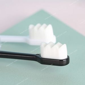 Brosse à dents à fourrure à fourrure à ultra-fin 10pcs brosses à dents potables avec emballage de sac OPP Emballage de nettoyage en profondeur