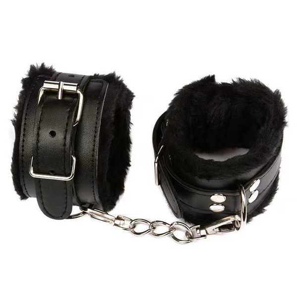 Articles de beauté Ensemble de bondage BDSM Cuir PU noir avec peluches Poignets doux pour les jambes Bouche Gag Corde Fouet Pinces à mamelon SM Couple Adulte sexy Jeu Jouet