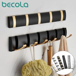 Becola Door Hanger Ropa de toallero Partido de toallas Grandas montadas en la pared para toallas Accesorios de baño dorado Hangers pequeños Ganchos 240419