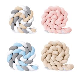 Bedrails 1M2M3M Born Cot Bumper Baby Braid KnotCradle Braid Crib Bumper Baby Decoraties Babykamer Wieg Bebe Baby Knoop Kussen Kamer 231109