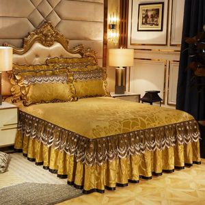 Jupe de lit 3 pièces ensemble de literie couvre-lit doux de luxe jupe de lit surélevée draps en lin réglables housse Queen King Size avec taies d'oreiller 231007
