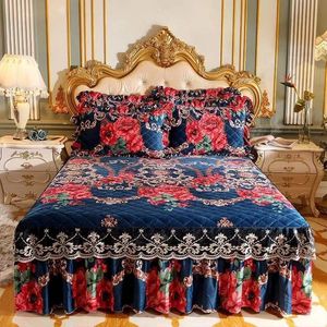 Jupe de lit de haute qualité épaissir la jupe de lit matelassée en peluche courte et fine King Queen Size couvre-lit en velours chaud sans taie d'oreiller 230424
