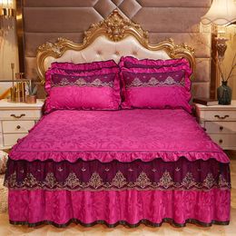 Lit Jupe Dentelle Broderie Princesse Literie Ski Taie D'oreiller Rose Rouge 1/3 Pièce Velours Épais Literie Thermique Housse De Matelas Roi 230330