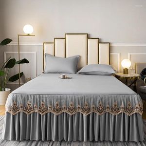 Jupe de lit en dentelle de couleur unie, drap de lit brodé à volants, housse de protection de matelas antidérapante avec Surface