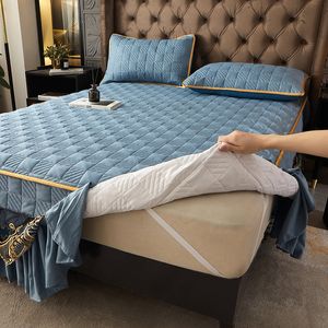 Jupe de lit épaissie jupe de lit type maison ensemble de literie de luxe princesse dentelle couvre-lit anti-dérapant couverture de lit avec taie d'oreiller pour King Queen Size 230314
