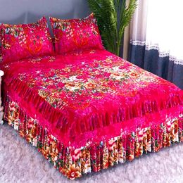 Jupe de lit Jupe de lit douce en dentelle à trois couches épaississante jupe de couverture de lit en coton de printemps King Queen Pad couvre-lit avec taie d'oreiller 2 pièces 231013