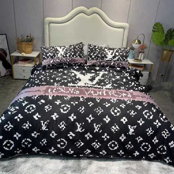 Ensemble de literie de luxe de styliste classique avec logo imprimé, housse de couette en duvet foncé et taie d'oreiller, ensemble de 4 pièces en pur coton avec grand logo, housse de couette, décoration de chambre à coucher, lit de 1,5 m et 1,8 m