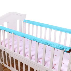 Beddengoedsets 1 paar babybed bumperstrip ademend wiegleuningen beschermer 5 kleuren kinderbedje voor geboren peuter veiligheid 231010