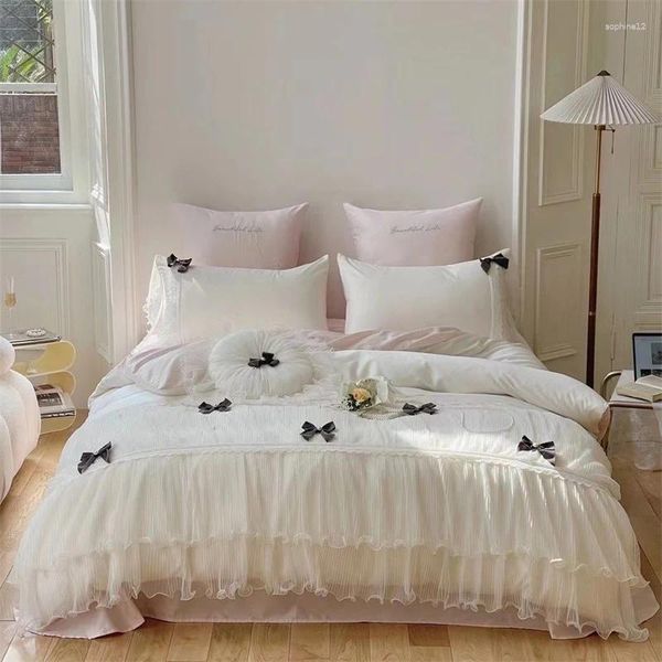 Conjuntos de ropa de cama 100S Algodón egipcio Romantico Princess Wedding Set Doble encaje Ruffles Black Bowknot Edredón Cubierta Ropa de cama Fundas de almohada