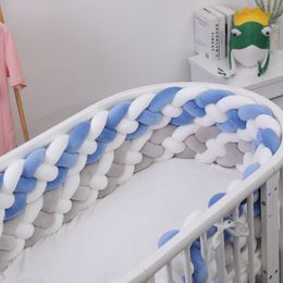 Ensembles de literie 1m 2m 2m Baby Bed Bumper pour né épais tressé d'oreiller tressé Set Crib s décor de la chambre 221025251n 240422