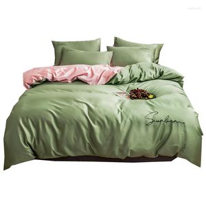 Juegos de ropa de cama 2023, sábana doble de algodón Simple de cuatro piezas para el hogar, funda de edredón, ribete bordado, cómodo, verde y rosa