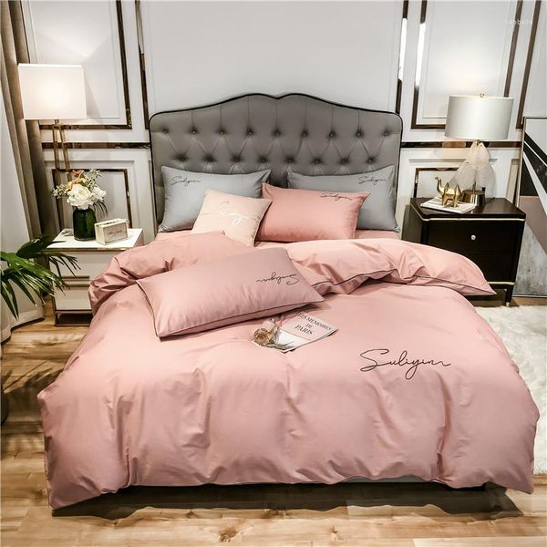 Ensembles de literie 2023 quatre pièces Simple coton Double ménage drap de lit housse de couette brodé sergé confortable haricot rose