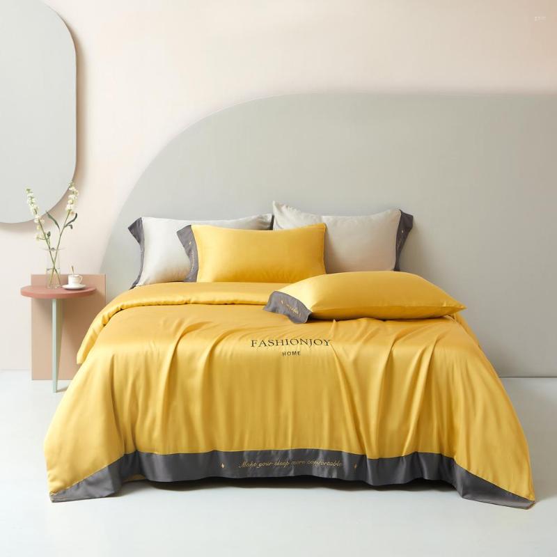 Bettwäsche-Sets 2023 Vierteilige einfache Baumwoll-Doppel-Haushalts-Bettlaken-Quilt-Abdeckung bestickter Twill bequeme gelbe Farbe