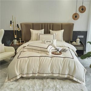Sets de ropa de cama 2024 EST Algodón de algodón largo lino de cuatro piezas Color liso Color simple de estilo nórdico White White