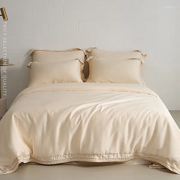 Ensembles de literie 2024 quatre pièces luxueux coton double maison de lit de maison de lit de couette brodé petit beige bee beid