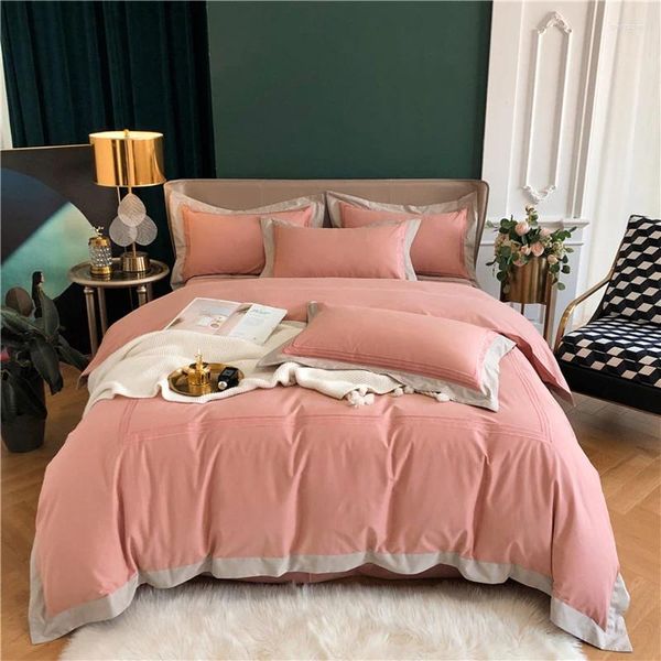 Ensembles de literie 2024 quatre pièces coton simple coton double maison de lit de lit de feuille de lit de courtepointe de courtepointe confortable gris rose