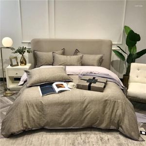 Sets de ropa de cama 2024 Set Light Luxury Nordic Style 80 Súper suave cepillado Algodón puro 4pcs Outumn Winter Bug Vivet 1.8m