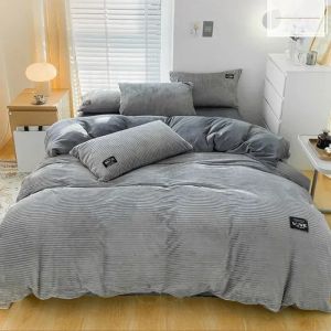 Beddengoedsets 3/4 STUKS Koraal Fluwelen Dekbedovertrek 220x240 150x200 200x230 Paar Enkel Dubbel Queen Kingsize Flanel Pluche Bed Warm Dekbedovertrek 231116