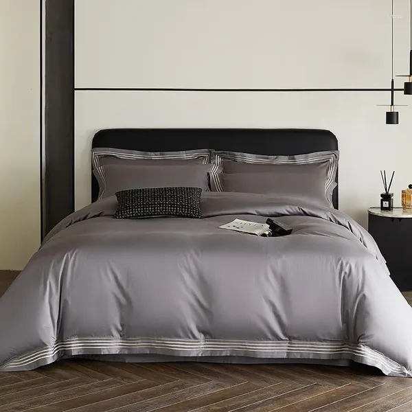 Ensembles de literie à 3 lignes de couette de broderie et 2pillow Sams avec fermeture à glissière Cotton 600 TC de qualité premium Ultra Soft