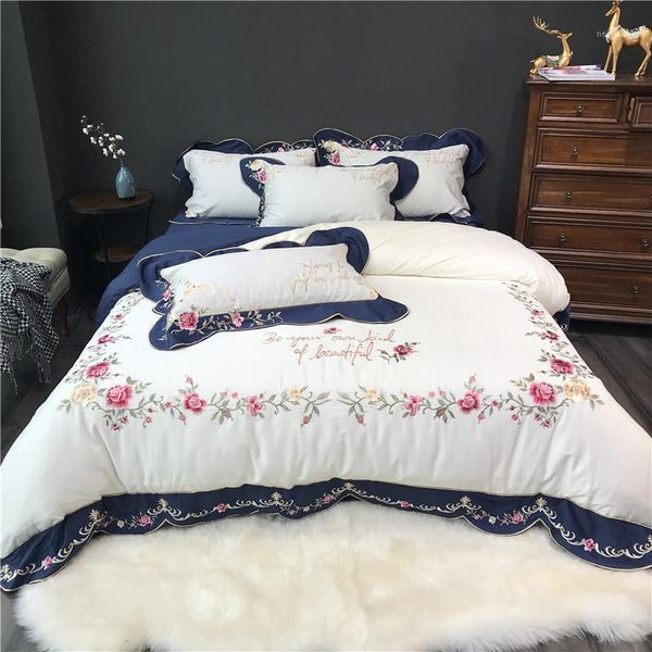 Ensembles de literie 34Luxury Pastoral Flower Broderie Ensemble de coton égyptien Blanc Housse de couette Drap de lit Taie d'oreiller en lin1