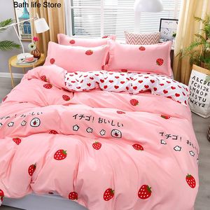 Juegos de cama 4 piezas de ropa de cama rosa fresa Kawaii fundas nórdicas de lujo para niños fundas nórdicas suaves fundas de almohada y sábanas decoración cama 230715