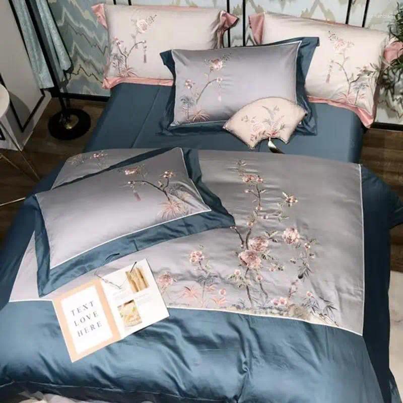 Yatak takımları 43 tarzı çiçek işlemeli gri mavi yorgan kapak seti 600tc Mısır pamuklu 4pcs yatak sayfası yastık kılıfı