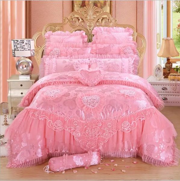 Conjuntos de ropa de cama 468 unids Red Pink Lace Princess Set Luxury Girls Boda Cama Edredón Cubierta Sábanas Queen King Tamaño Diseño 231211