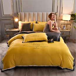 Ensembles de literie 4pcs / ensemble Flanelle Flanelle Classic Fashion Coubiter Home Textile How Caxe Pilloter