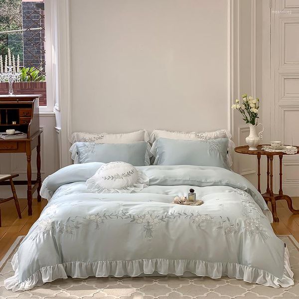 Ensembles de literie 800TC Lyocell fibre douce soyeuse française style princesse fleurs broderie dentelle volants housse de couette drap de lit taies d'oreiller