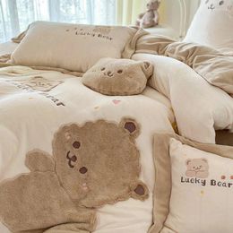 Beddengoedsets herfst en winter melkfluweel schattige beer geborduurd donzen dekbedovertrek verdikt naakt slaap huidverzorging laken